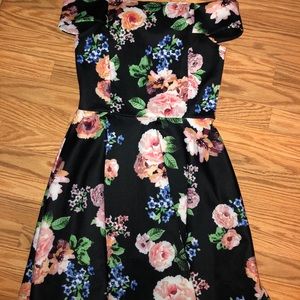 NEVER WORN Off the shoulder floral dress!